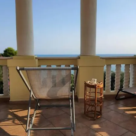 Semesterbostad Giuseppina Miramare