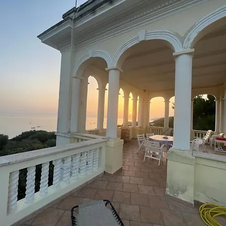 Giuseppina Miramare Semesterbostad San Menaio