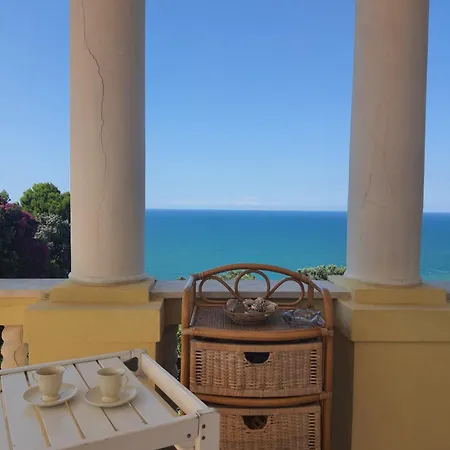 Giuseppina Miramare Semesterbostad San Menaio